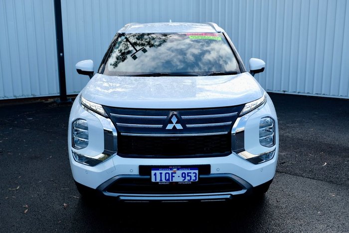 2025 Mitsubishi Outlander LS