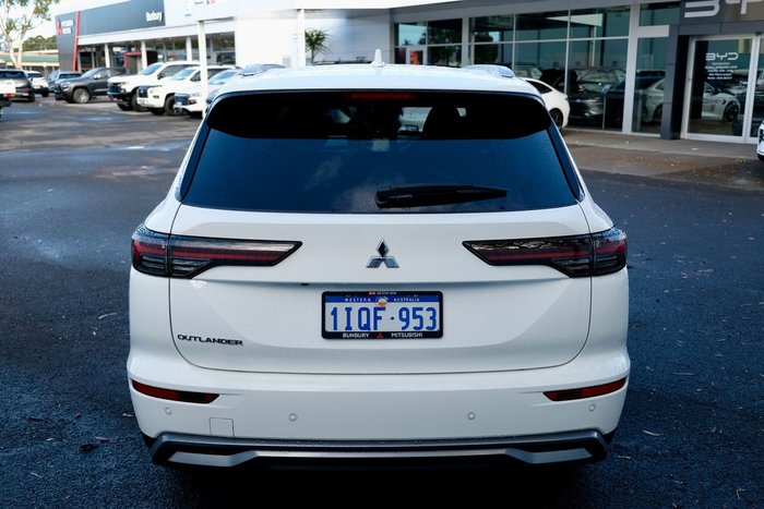 2025 Mitsubishi Outlander LS