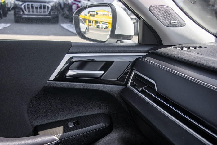 2025 Mitsubishi Outlander LS