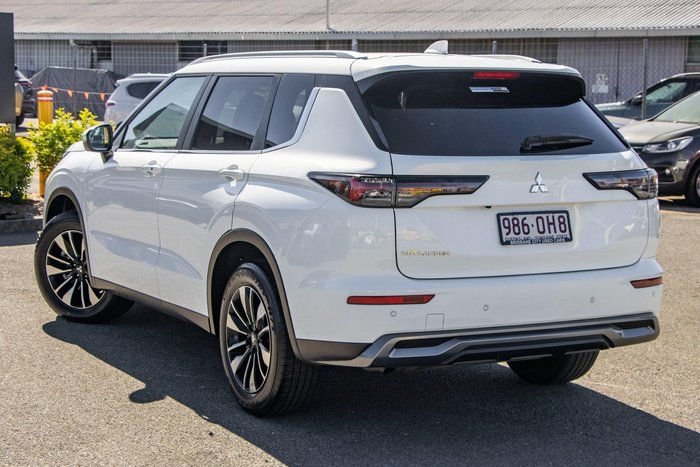 2025 Mitsubishi Outlander LS