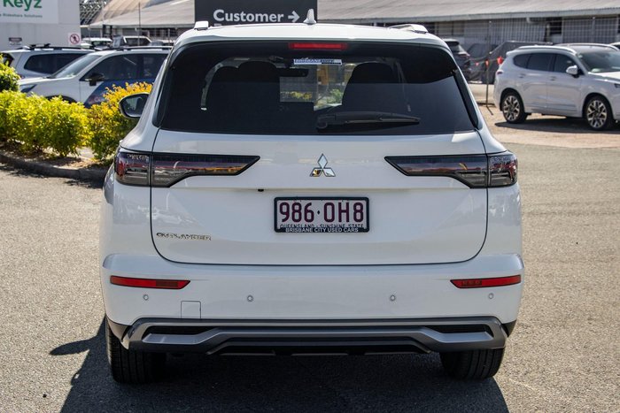 2025 Mitsubishi Outlander LS