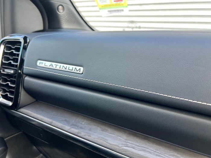 2025 Ford Everest Platinum