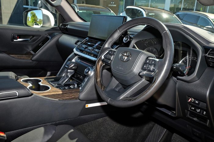 2023 Toyota Landcruiser VX