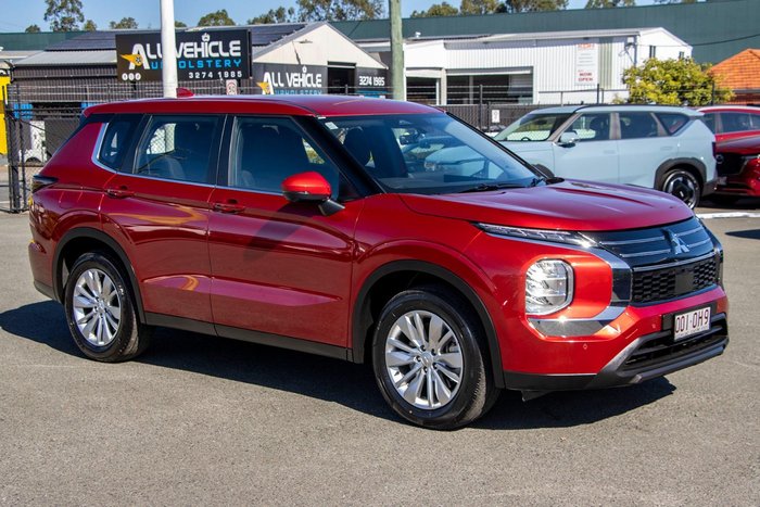 2025 Mitsubishi Outlander ES