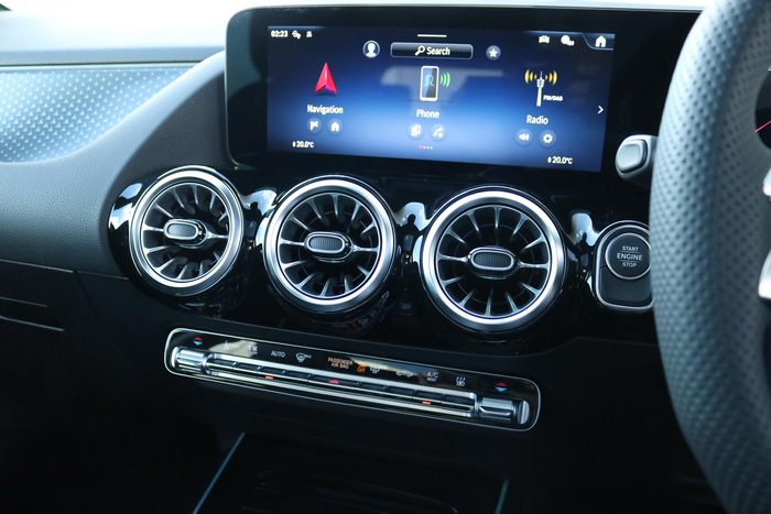 2025 Mercedes-Benz GLA-Class GLA250 e with EQ hybrid technology