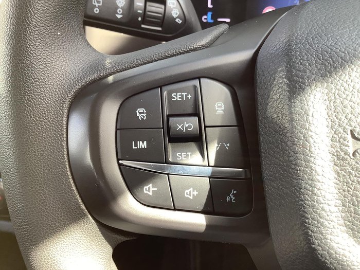 2025 Ford Everest Ambiente