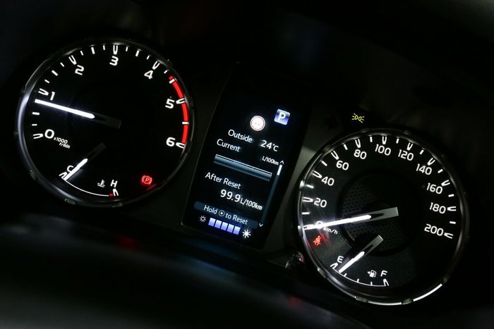 2024 Toyota Hilux SR