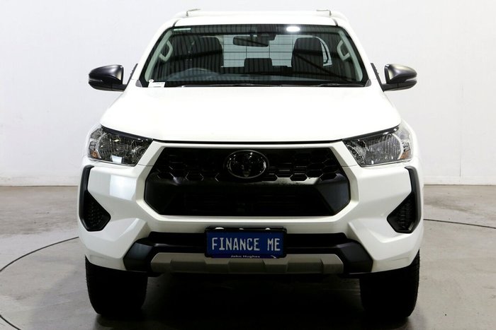 2024 Toyota Hilux SR