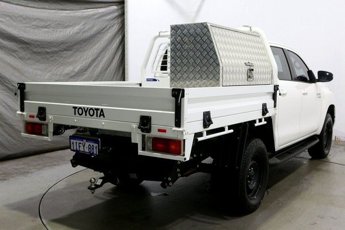 2024 Toyota Hilux SR