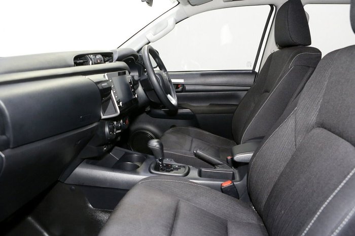 2024 Toyota Hilux SR