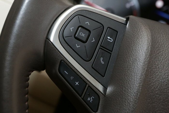 2023 Toyota Hiace Commuter GL