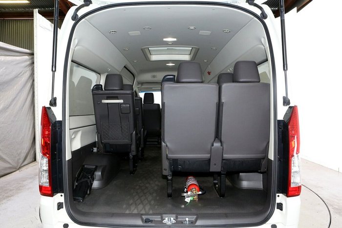 2023 Toyota Hiace Commuter GL