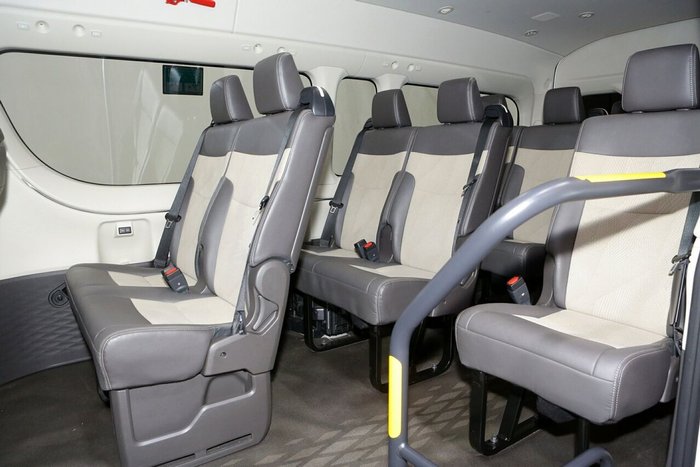 2023 Toyota Hiace Commuter GL