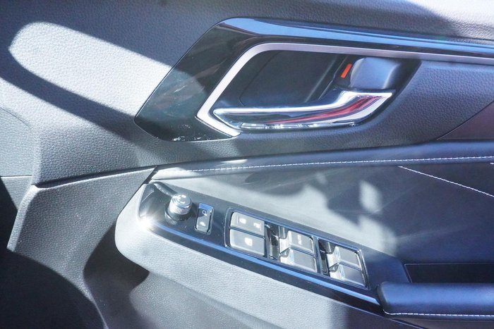 2023 Isuzu MU-X LS-T