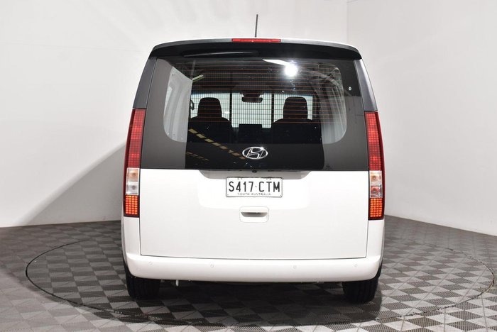 2022 Hyundai STARIA LOAD