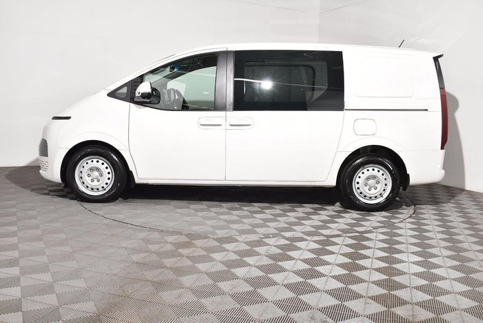 2022 Hyundai STARIA LOAD