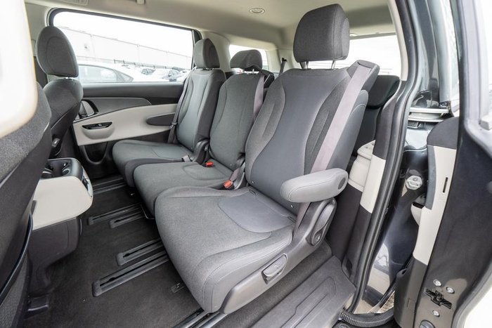 2023 Kia Carnival S