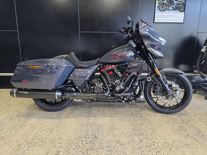 Harley-Davidson CVO Street Glide ST 121 (FLHXSTSE) Touring