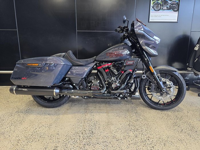Harley-Davidson CVO Street Glide ST 121 (FLHXSTSE) Touring