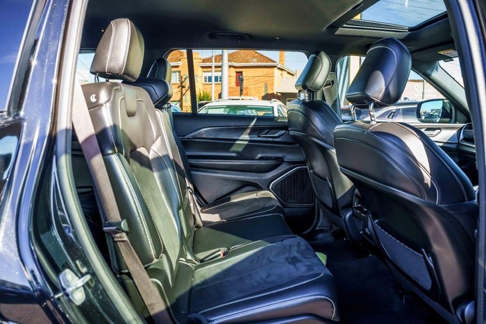 2022 Jeep Grand Cherokee L Night Eagle