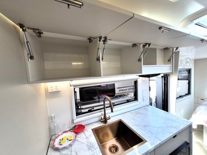2026 Prime Edge Warrior 21FT Large Ensuite