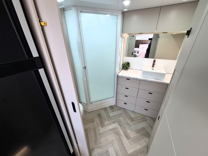 2026 Prime Edge Warrior 21FT Large Ensuite
