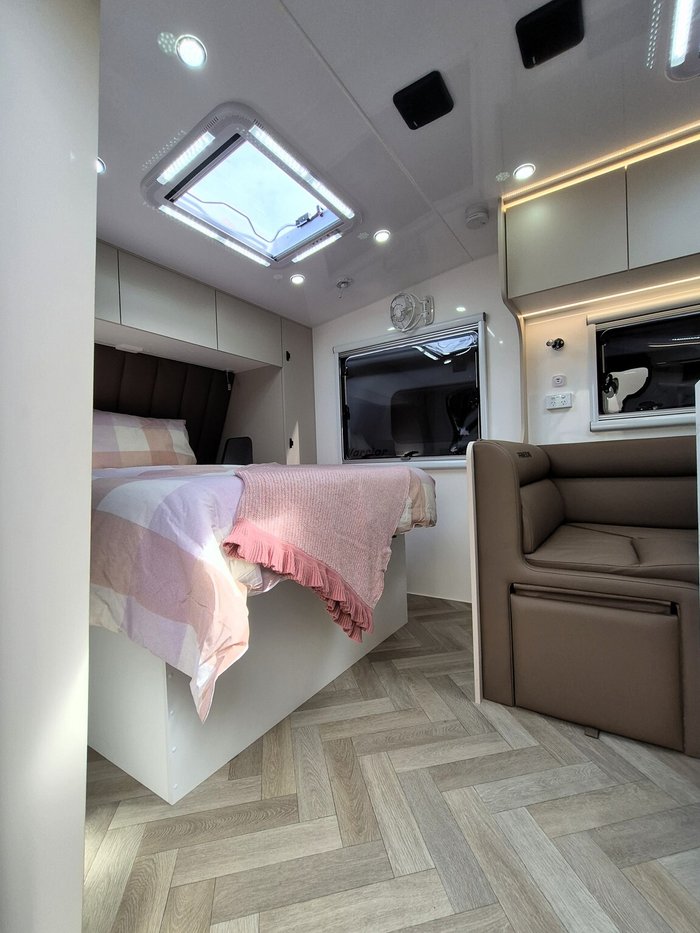 2026 Prime Edge Warrior 21FT Large Ensuite