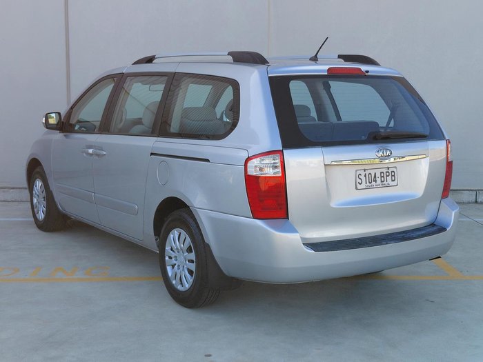 2010 Kia Carnival EXE VQ MY10 Clear Silver