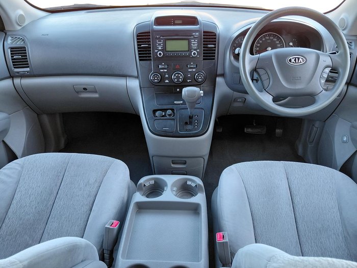 2010 Kia Carnival EXE VQ MY10 Clear Silver