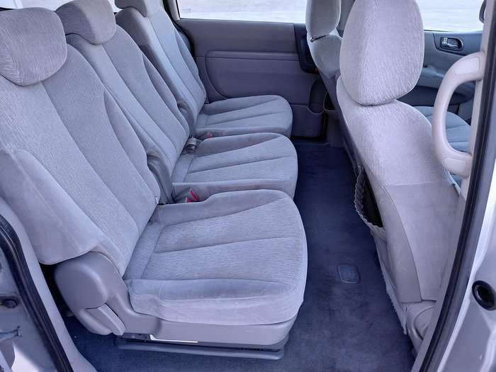 2010 Kia Carnival EXE VQ MY10 Clear Silver
