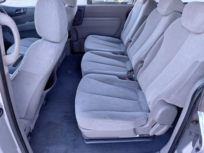 2010 Kia Carnival EXE VQ MY10 Clear Silver