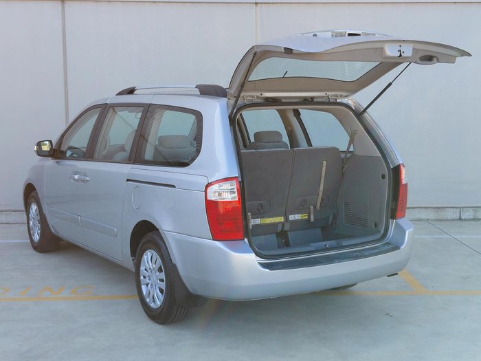 2010 Kia Carnival EXE VQ MY10 Clear Silver