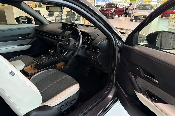 2021 Mazda MX-30 G20e Touring