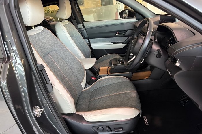 2021 Mazda MX-30 G20e Touring