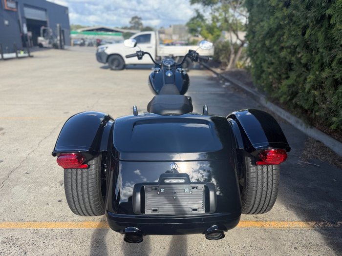 2025 HARLEY-DAVIDSON FLRT FREEWHEELER