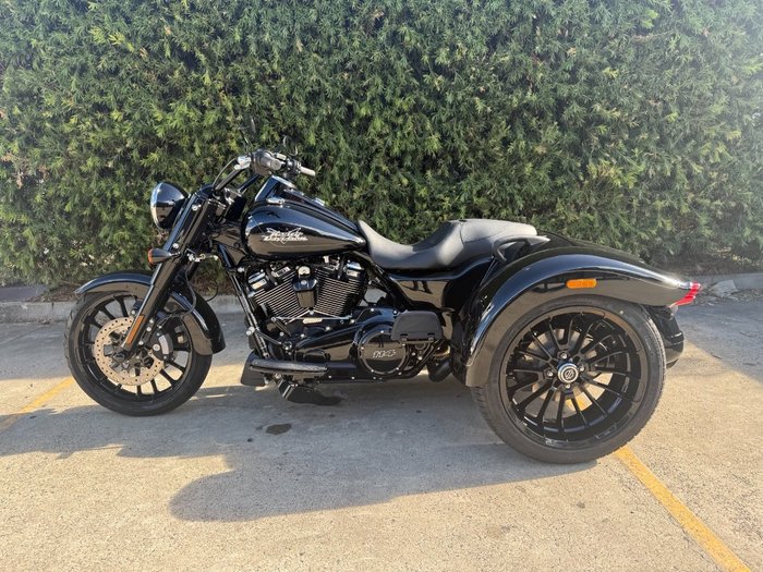 2025 HARLEY-DAVIDSON FLRT FREEWHEELER