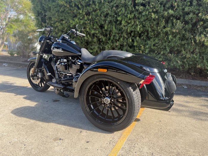 2025 HARLEY-DAVIDSON FLRT FREEWHEELER