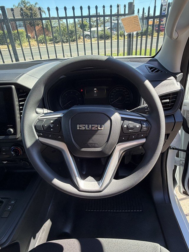 2025 Isuzu D-MAX SX