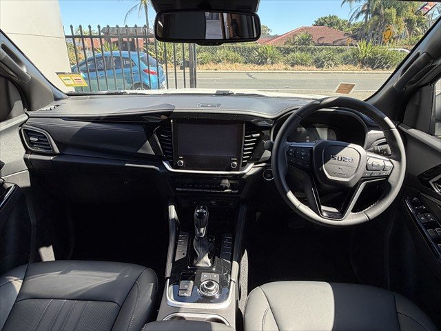 2025 Isuzu MU-X LS-T