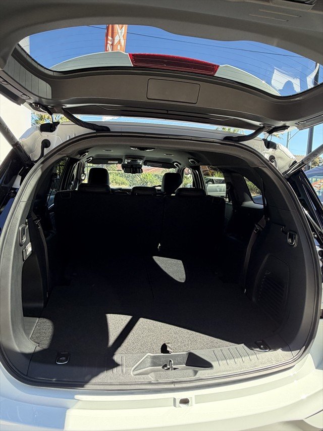 2025 Isuzu MU-X LS-T