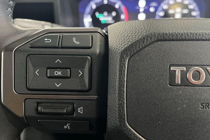 2026 Toyota Hilux SR5