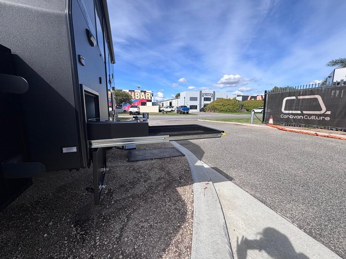 2025 Royal Flair Razor Xt