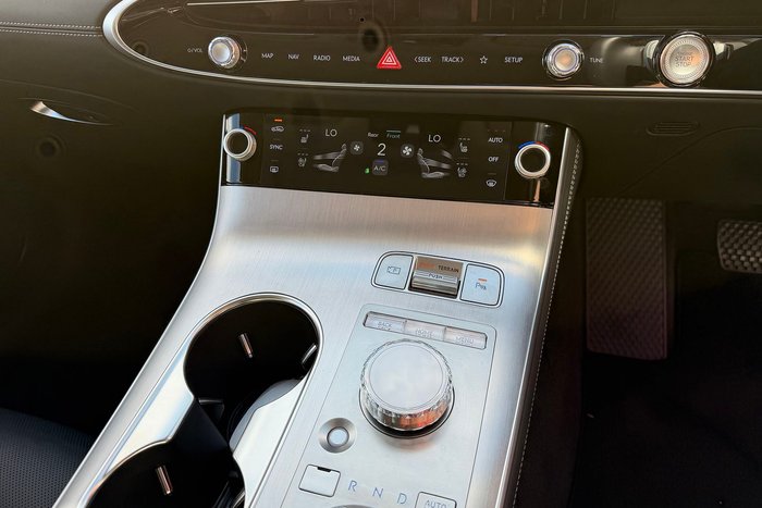 2025 Genesis GV70 2.5T ADVANCED