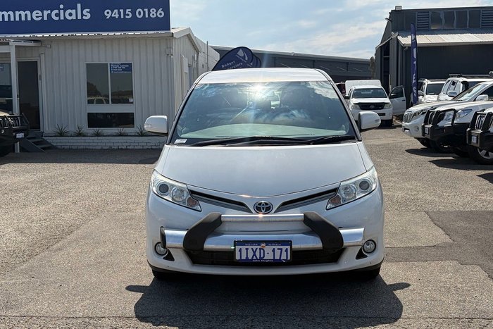 2017 Toyota Tarago GLi