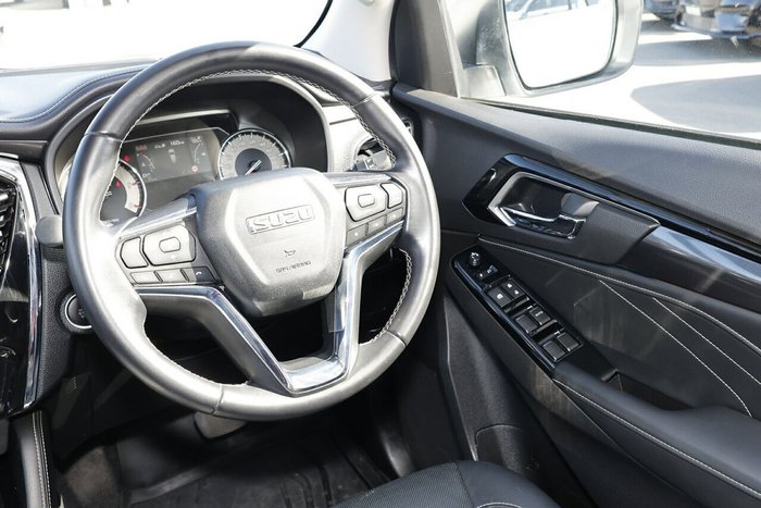 2023 Isuzu MU-X LS-T