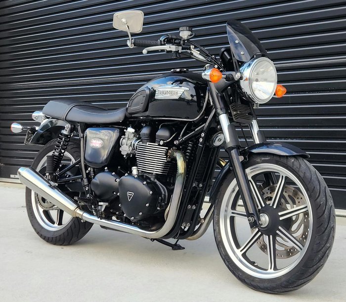 2014 Triumph Bonneville 865 Bonneville Black