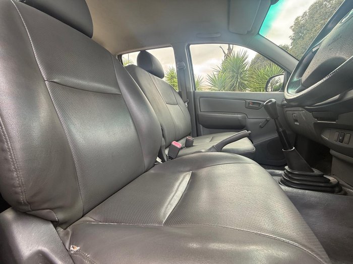 2011 Toyota Hilux Workmate TGN16R MY10 4x2 Glacier White