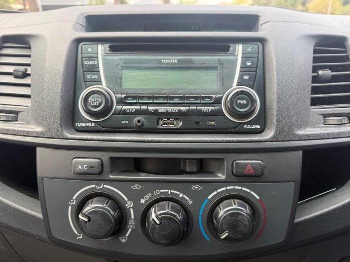 2011 Toyota Hilux Workmate TGN16R MY10 4x2 Glacier White