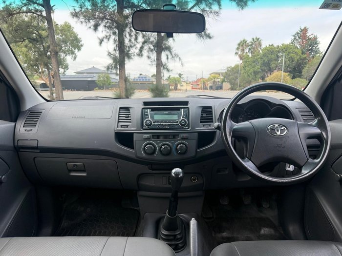 2011 Toyota Hilux Workmate TGN16R MY10 4x2 Glacier White