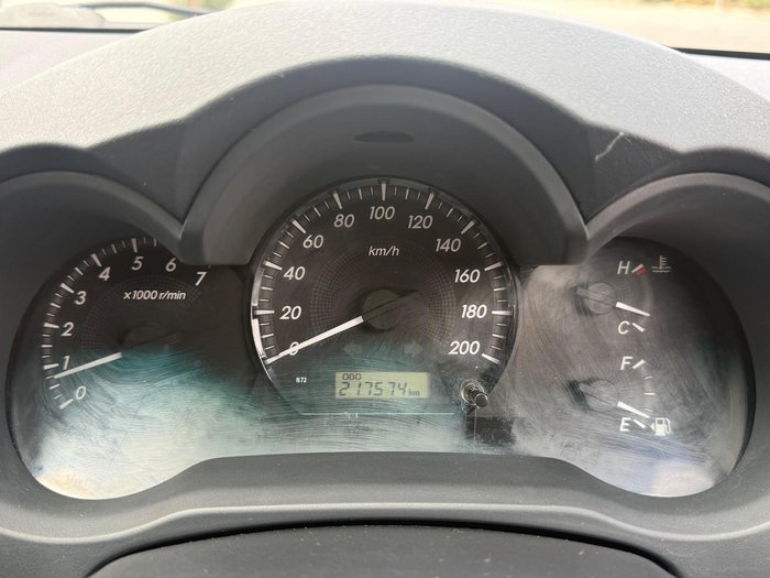 2011 Toyota Hilux Workmate TGN16R MY10 4x2 Glacier White